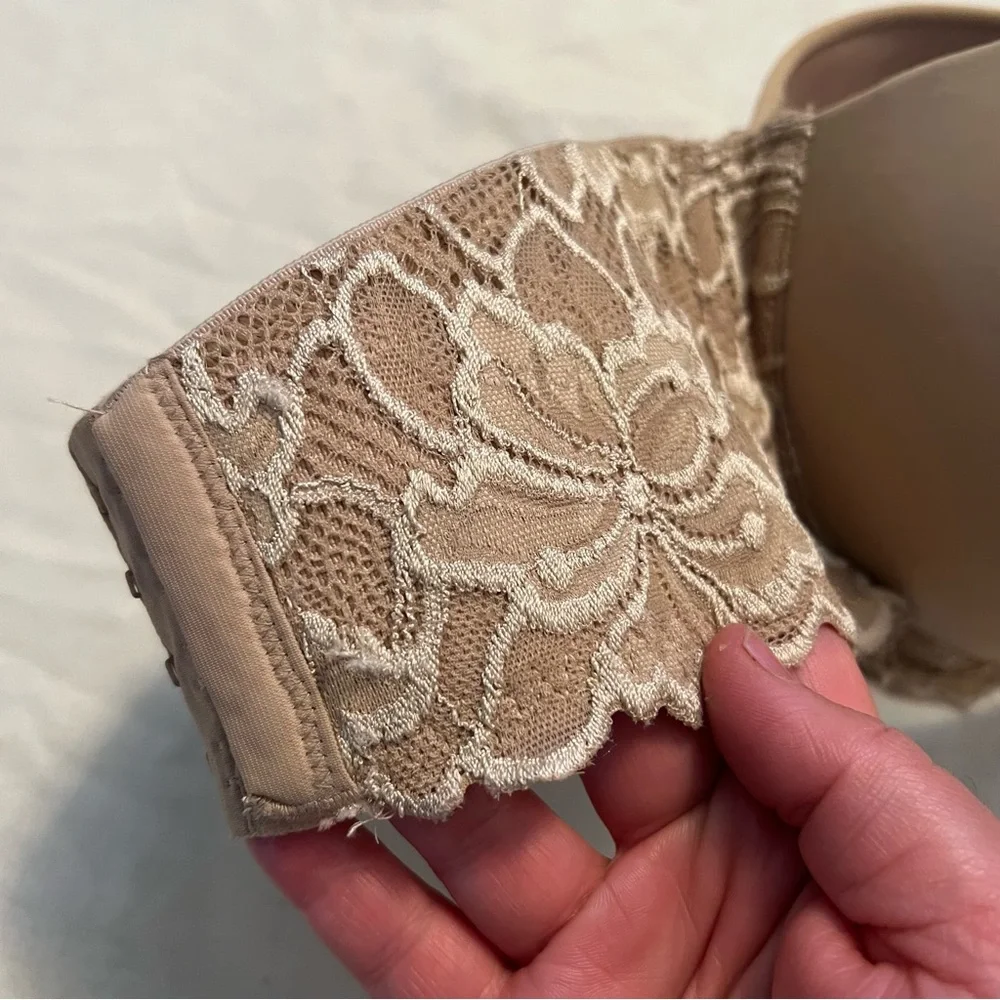 Elegant Lace Strapless Bra in Tan